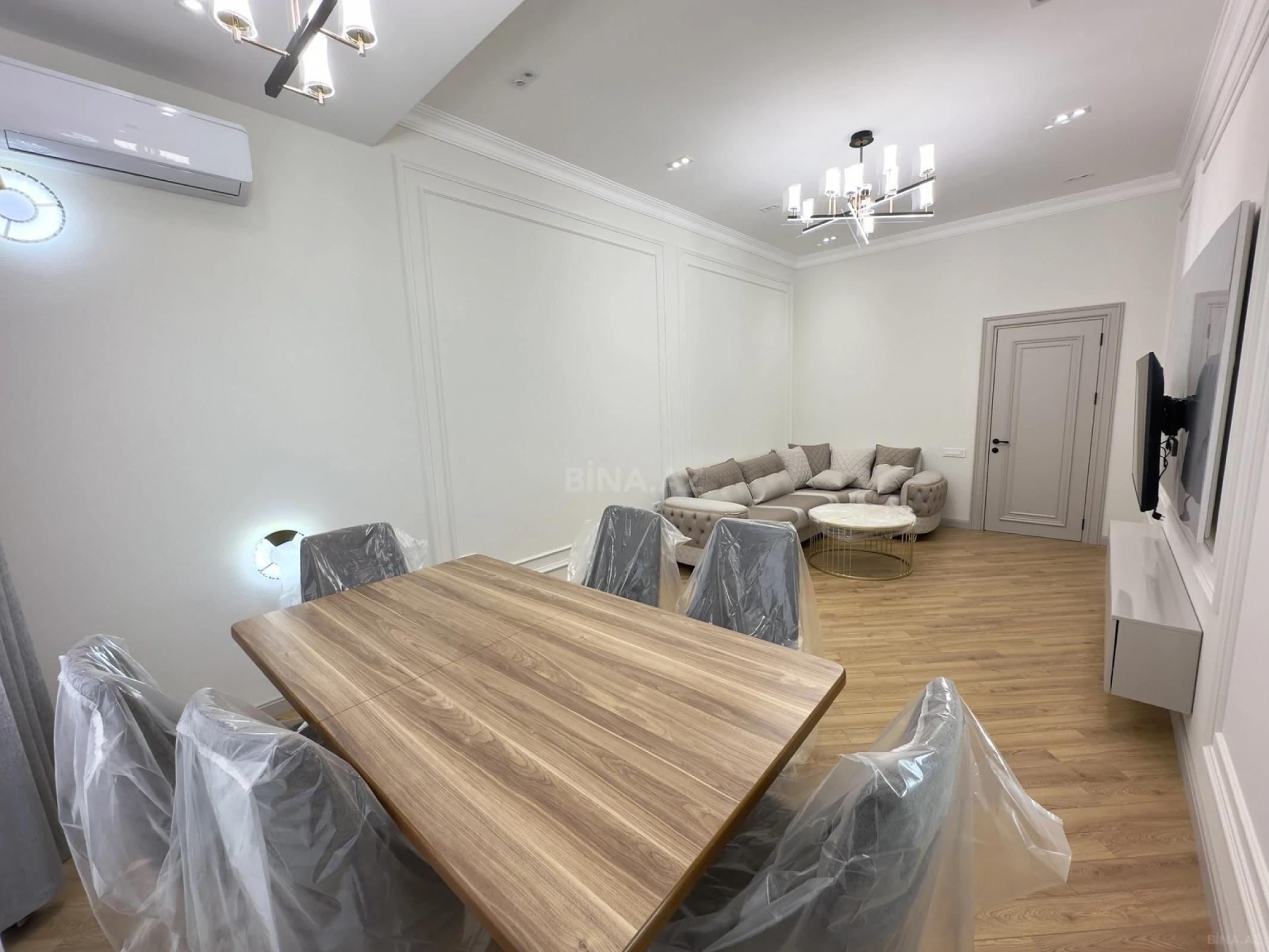 Kirayə verilir 2 otaqlı mənzil 110 m²