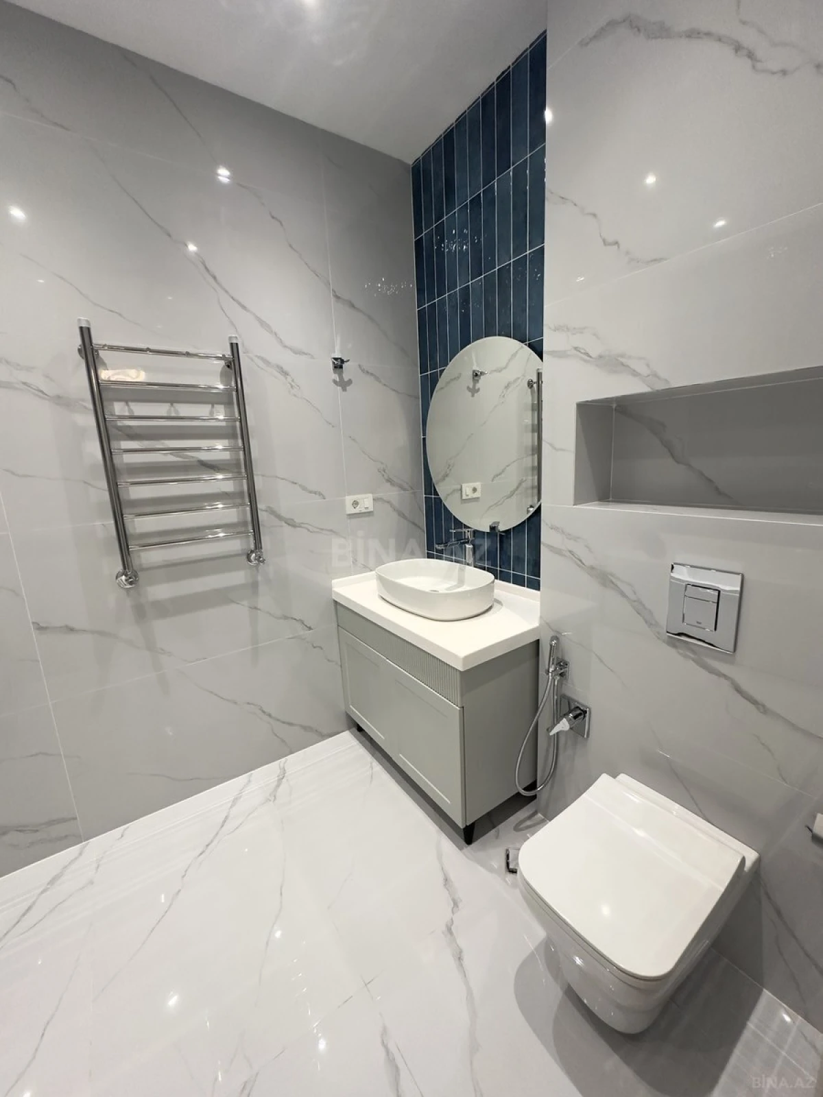 Kirayə verilir 2 otaqlı mənzil 110 m²