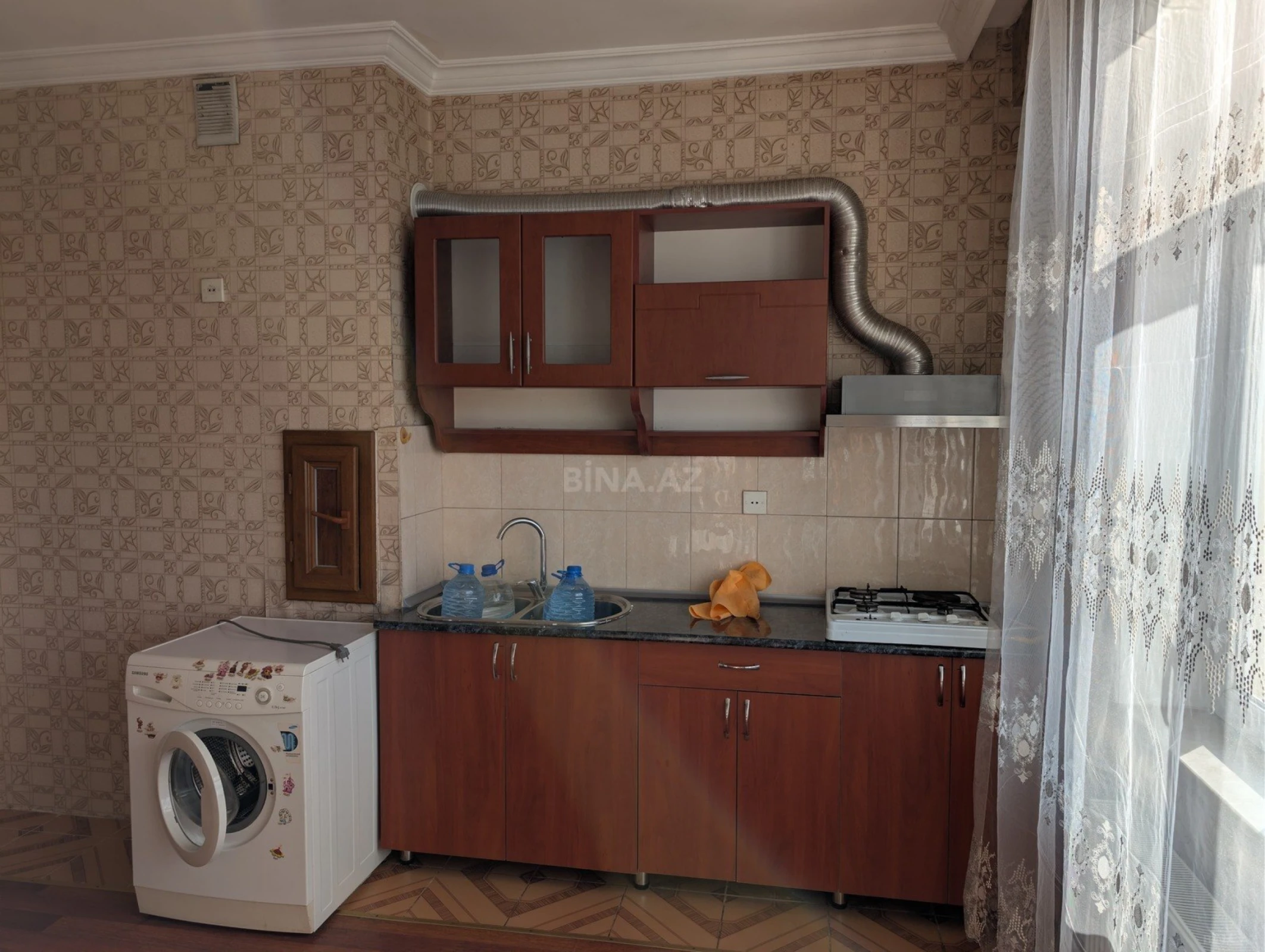 Kirayə verilir 2 otaqlı mənzil 90 m²