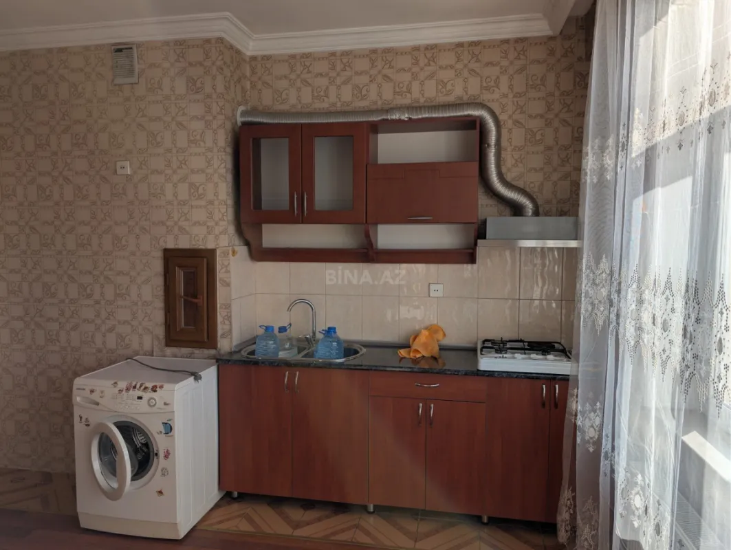 Kirayə verilir 2 otaqlı mənzil 90 m²