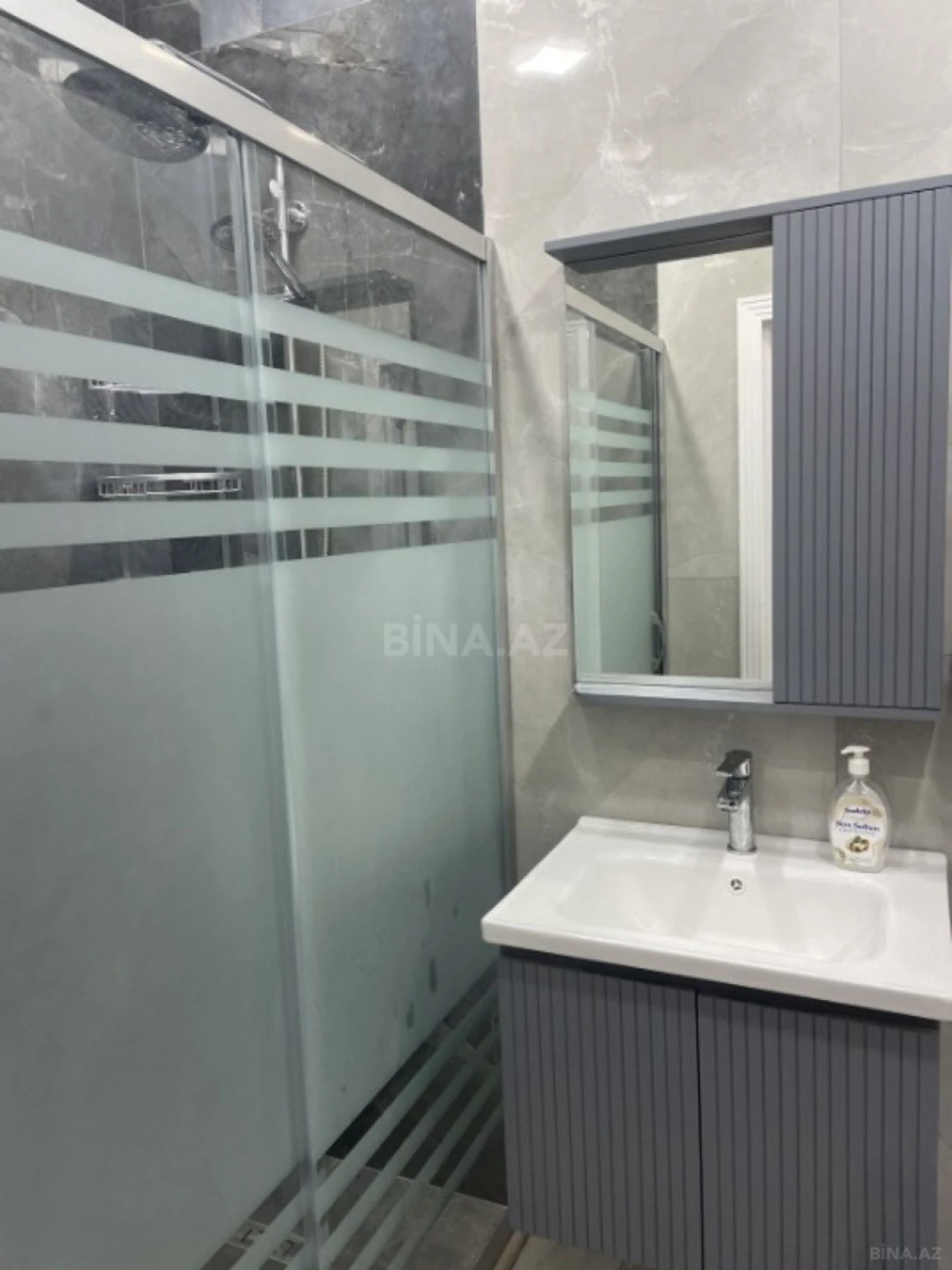 Kirayə verilir 2 otaqlı mənzil 55 m²