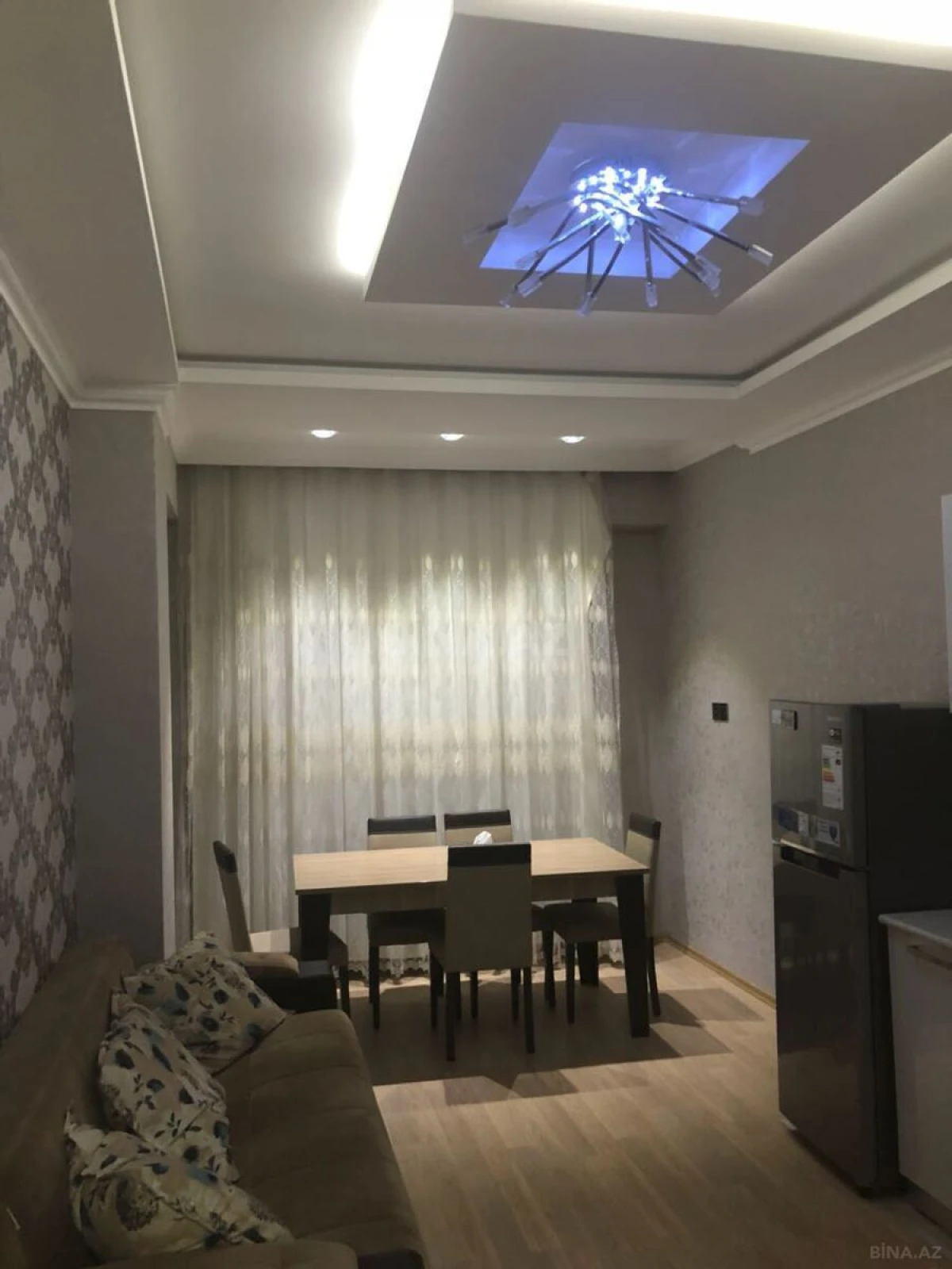 Kirayə verilir 2 otaqlı mənzil 60 m²