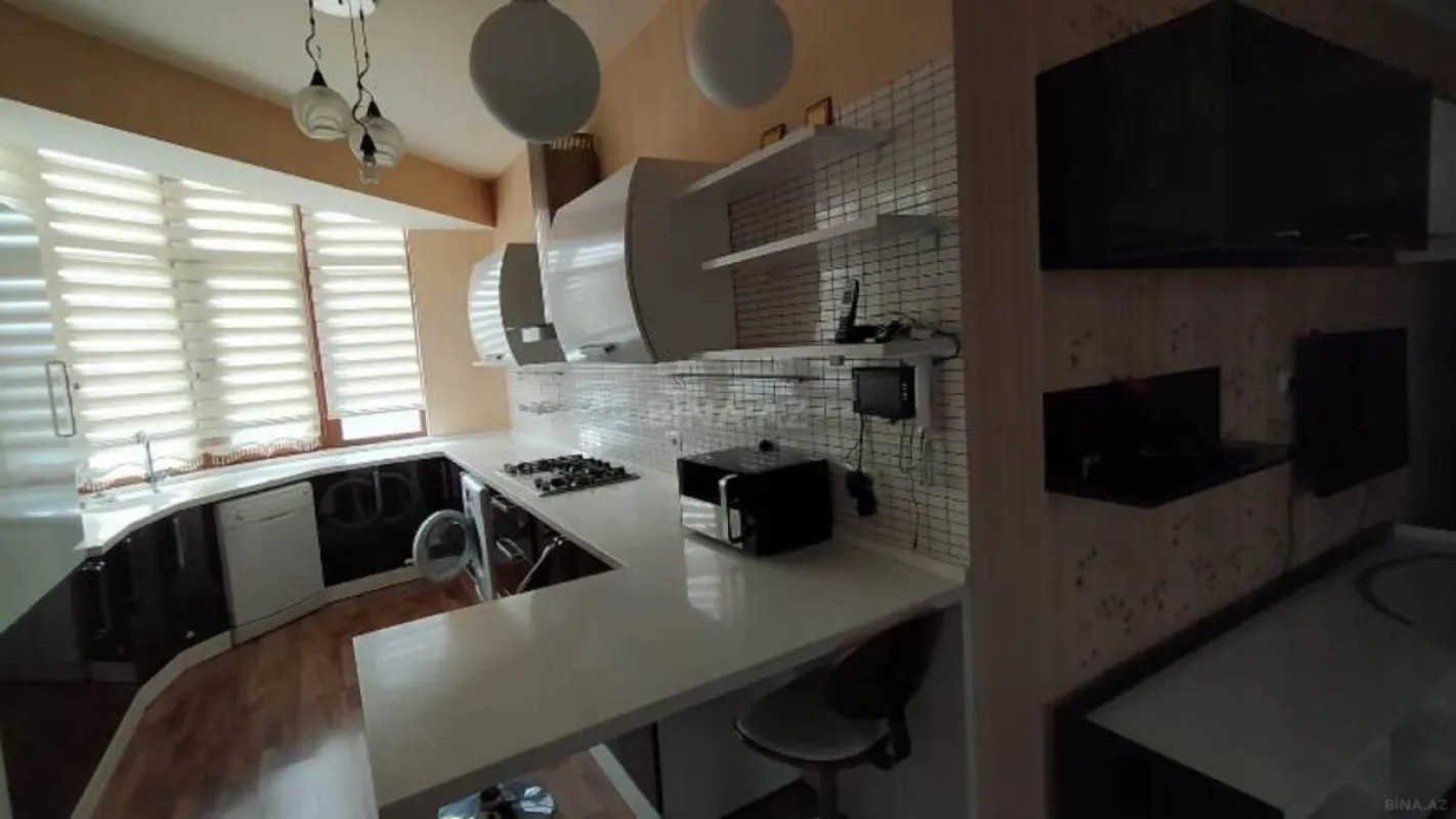 Satılır 3 otaqlı mənzil 98 m²