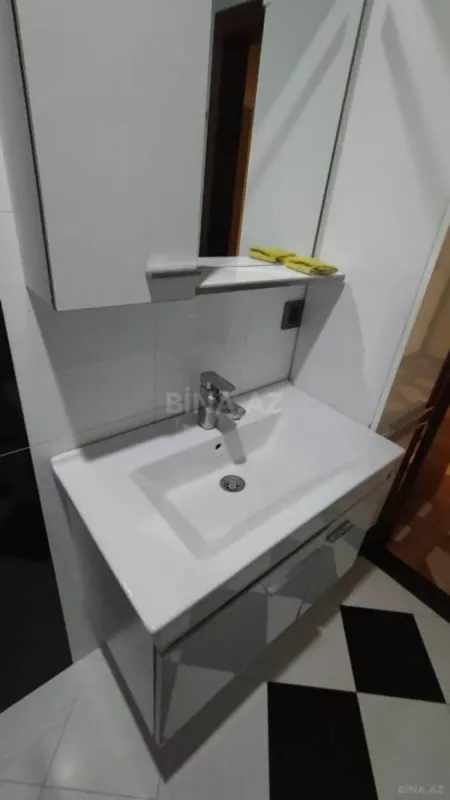 Satılır 3 otaqlı mənzil 98 m²