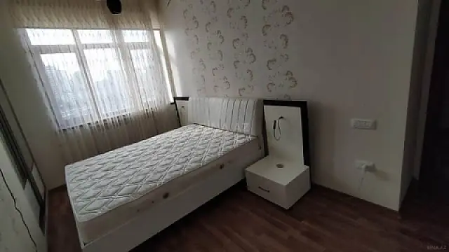 Satılır 3 otaqlı mənzil 98 m²