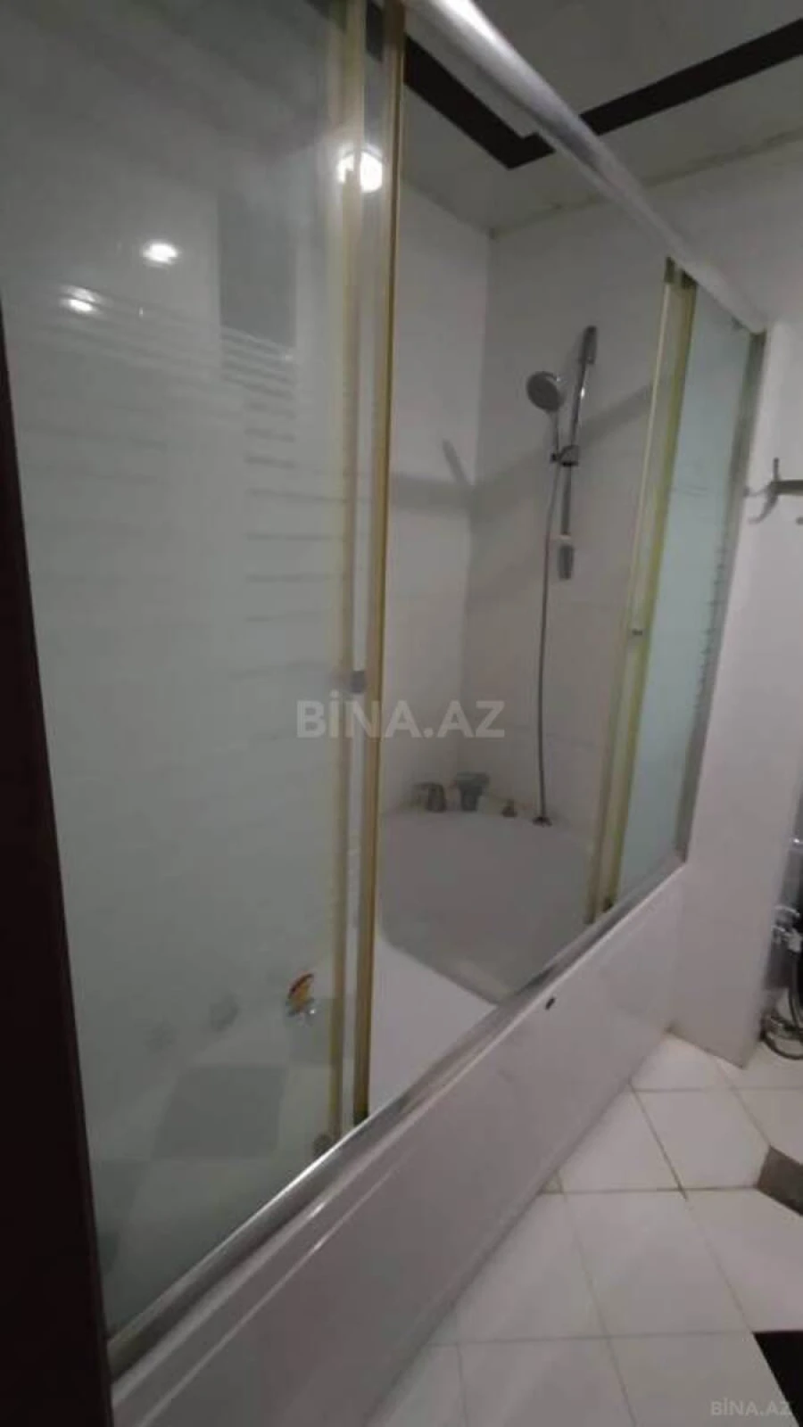 Satılır 3 otaqlı mənzil 98 m²