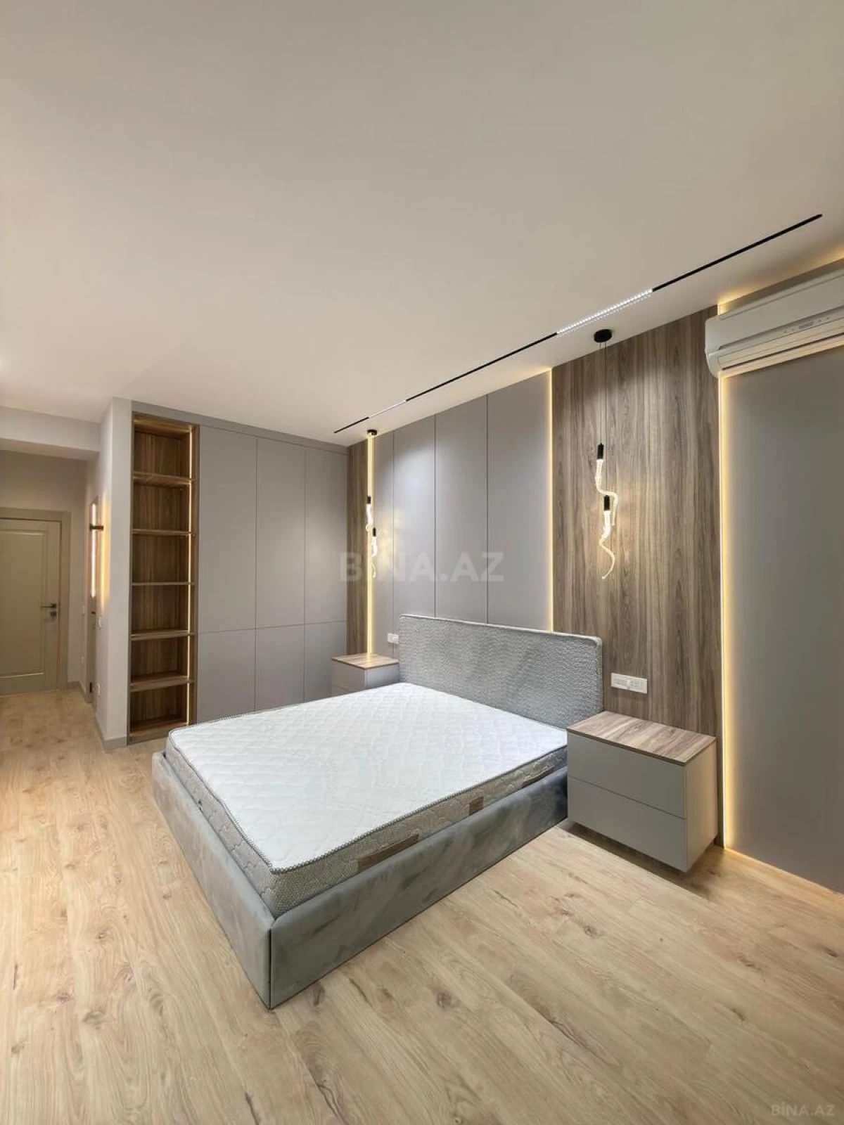 Satılır 4 otaqlı mənzil 142 m²