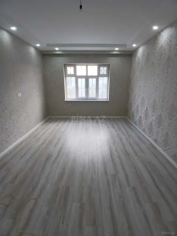 Satılır 5 otaqlı həyət evi 300 m²