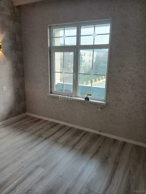Satılır 5 otaqlı həyət evi 300 m²
