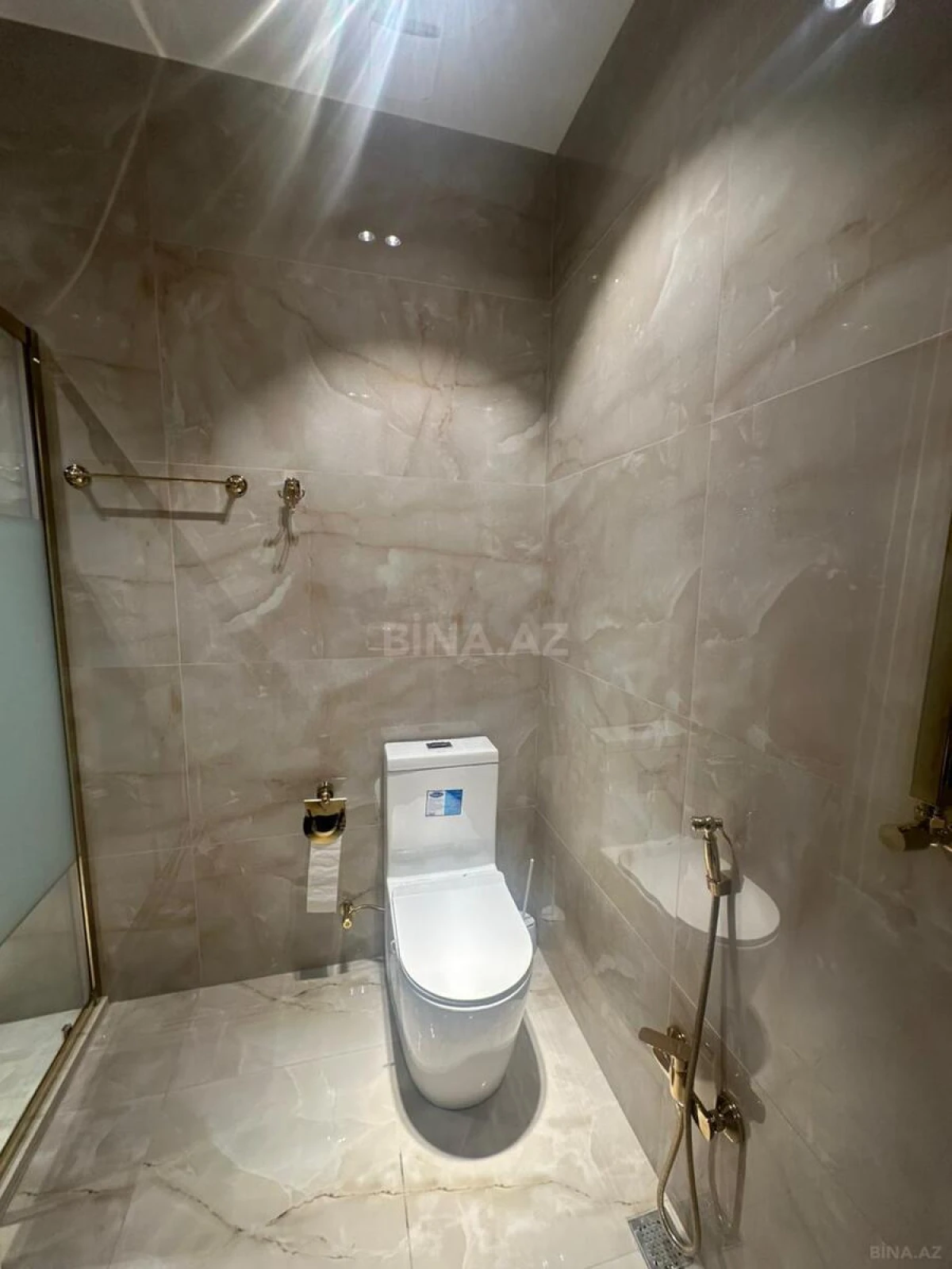 Kirayə verilir 3 otaqlı mənzil 120 m²