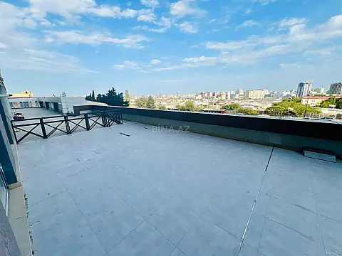 Satılır 4 otaqlı mənzil 275 m²