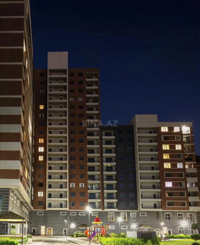 Satılır 4 otaqlı mənzil 275 m²