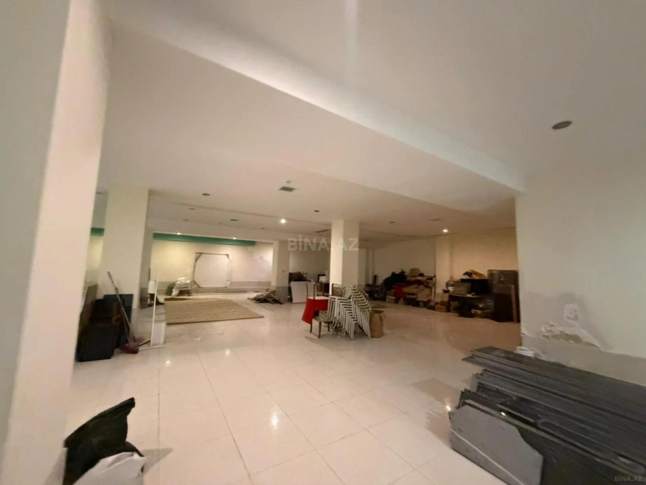 Kirayə verilir obyekt 900 m²