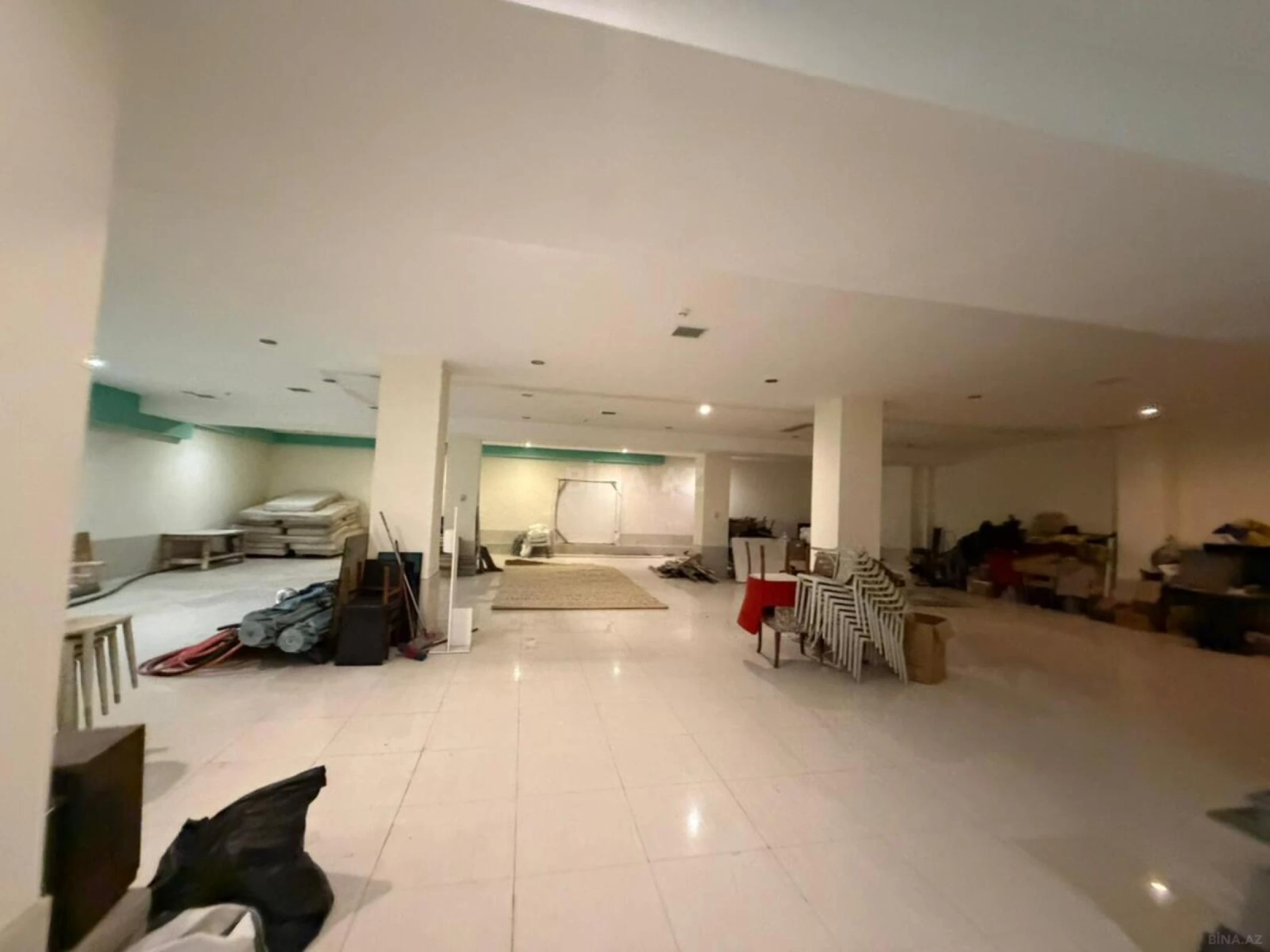 Kirayə verilir obyekt 900 m²