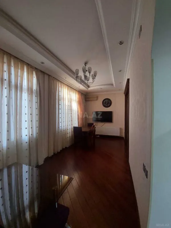 Kirayə verilir 4 otaqlı mənzil 120 m²