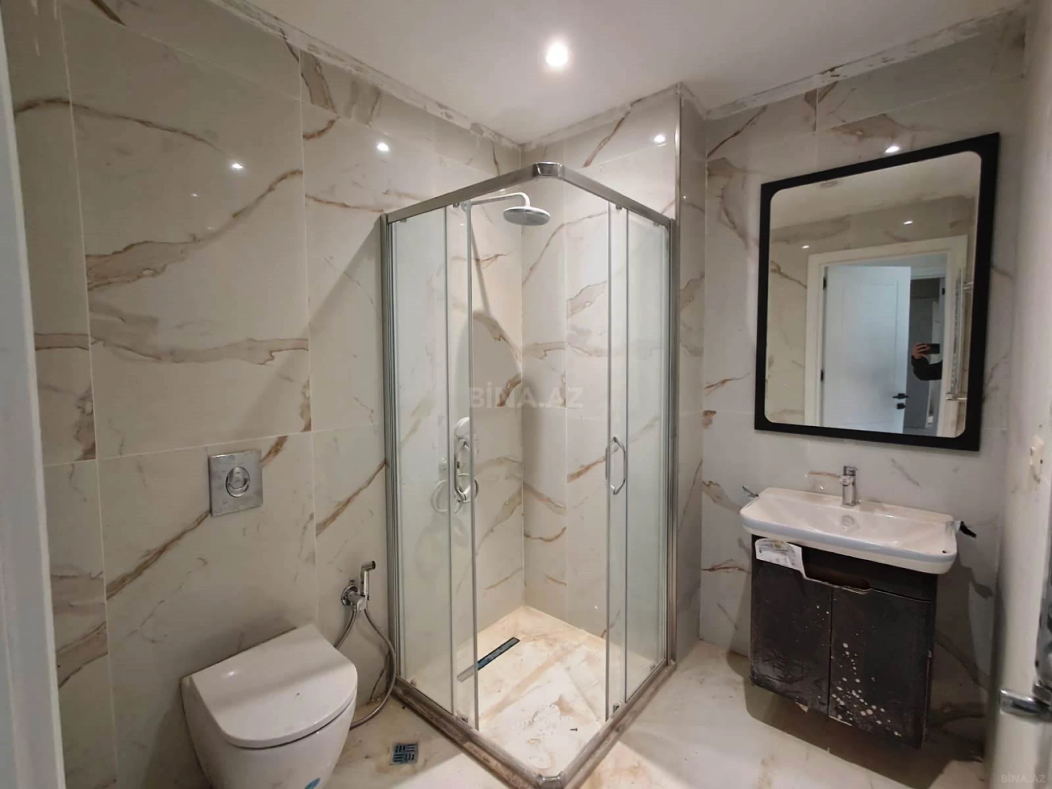 Satılır 2 otaqlı mənzil 52 m²