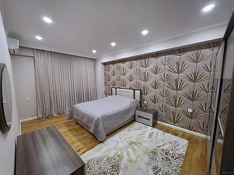 Kirayə verilir 3 otaqlı mənzil 135 m²