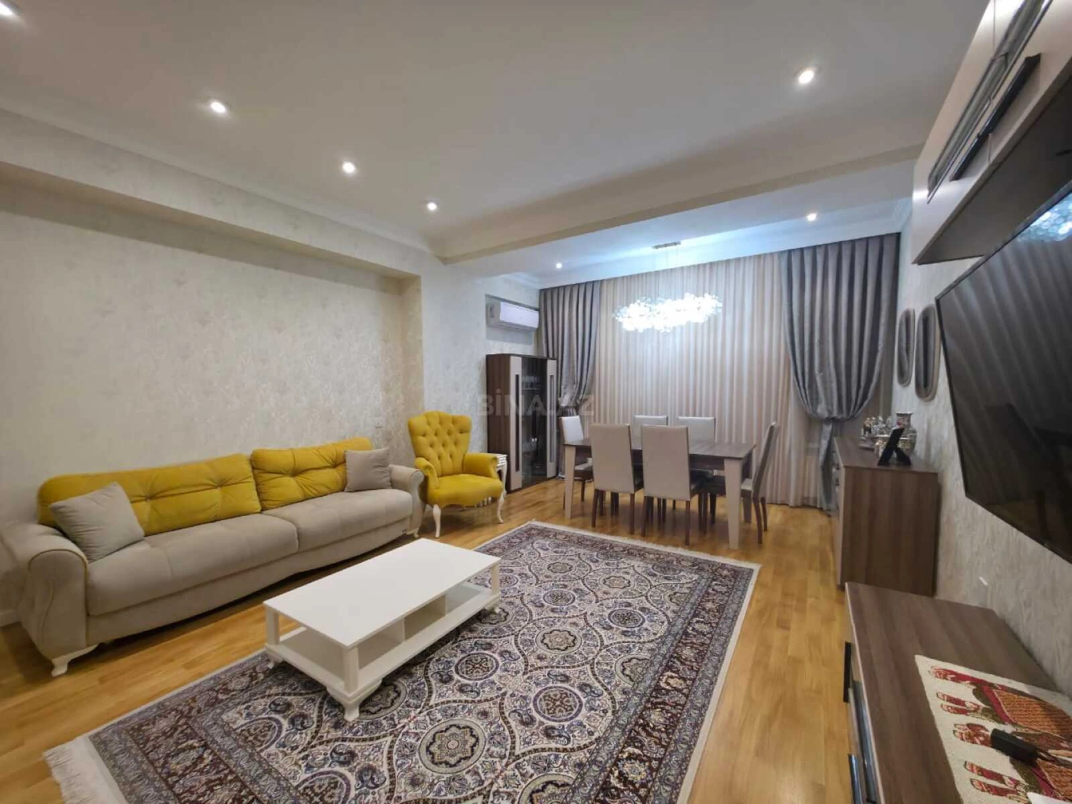 Kirayə verilir 3 otaqlı mənzil 135 m²