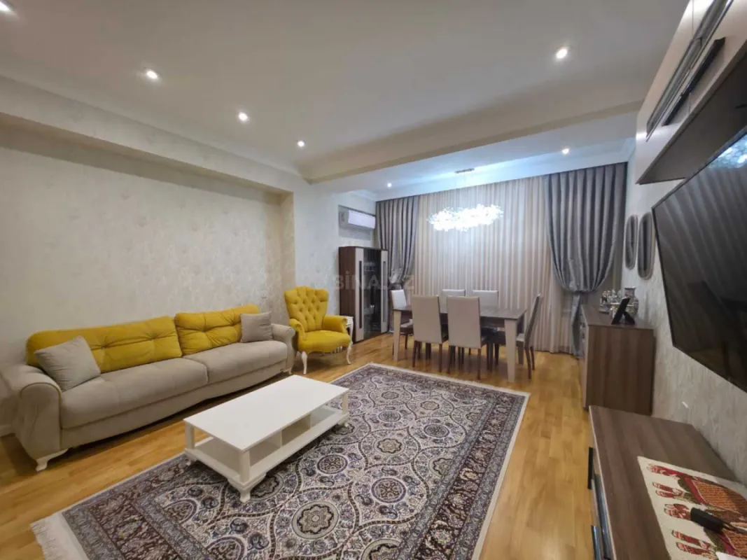Kirayə verilir 3 otaqlı mənzil 135 m²