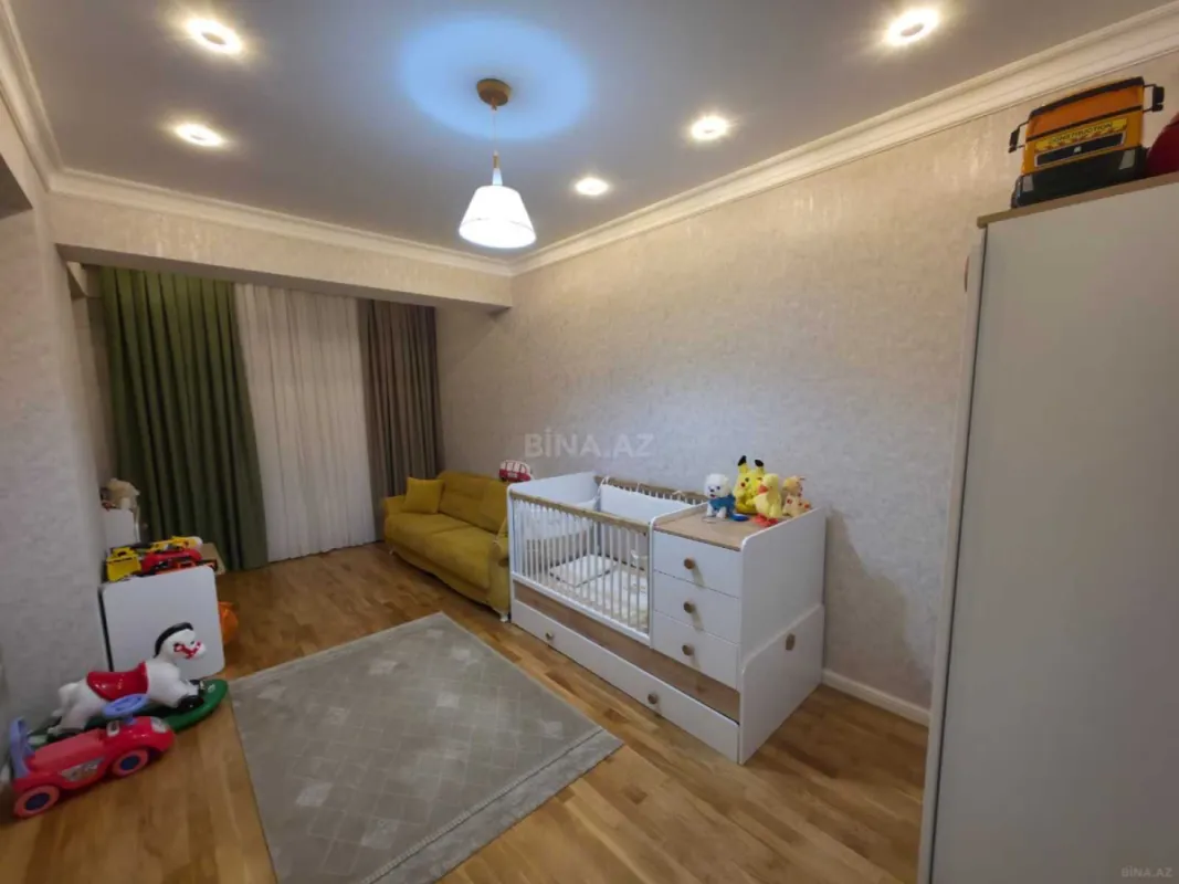 Kirayə verilir 3 otaqlı mənzil 135 m²