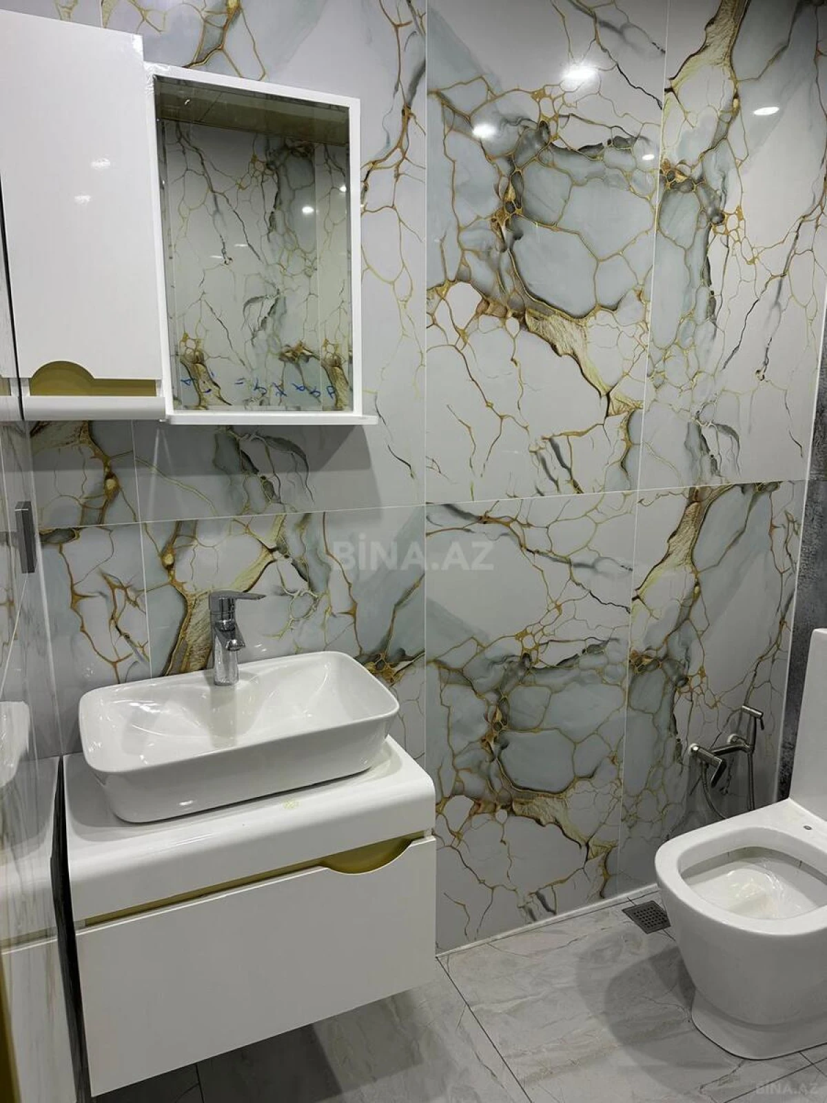 Kirayə verilir 2 otaqlı mənzil 63 m²