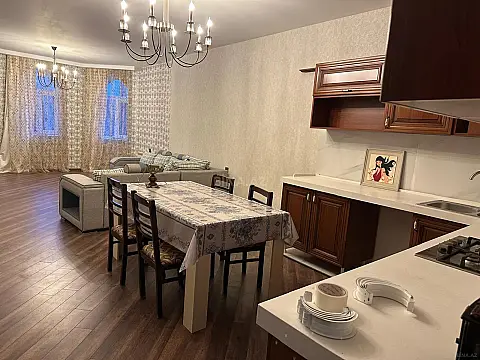 Kirayə verilir 2 otaqlı mənzil 63 m²