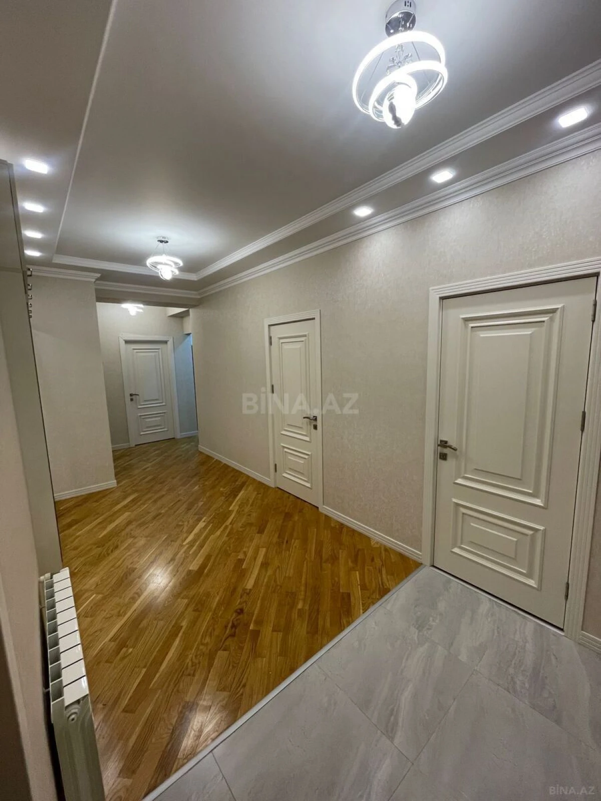 Satılır 4 otaqlı mənzil 146 m²