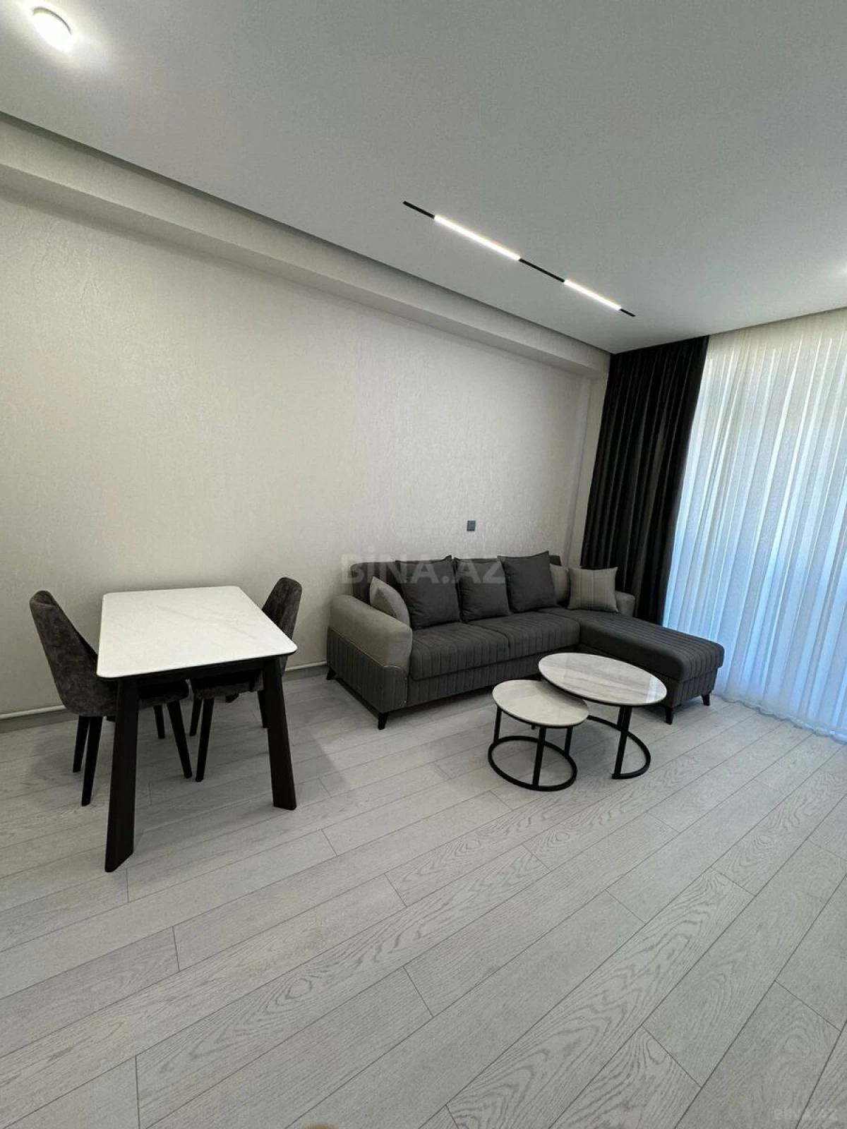 Kirayə verilir 2 otaqlı mənzil 70 m²