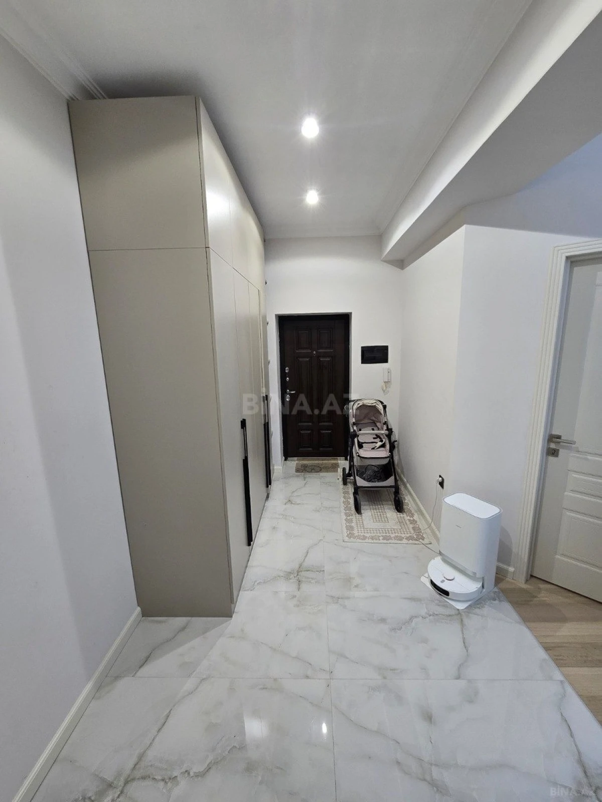 Satılır 2 otaqlı mənzil 68 m²