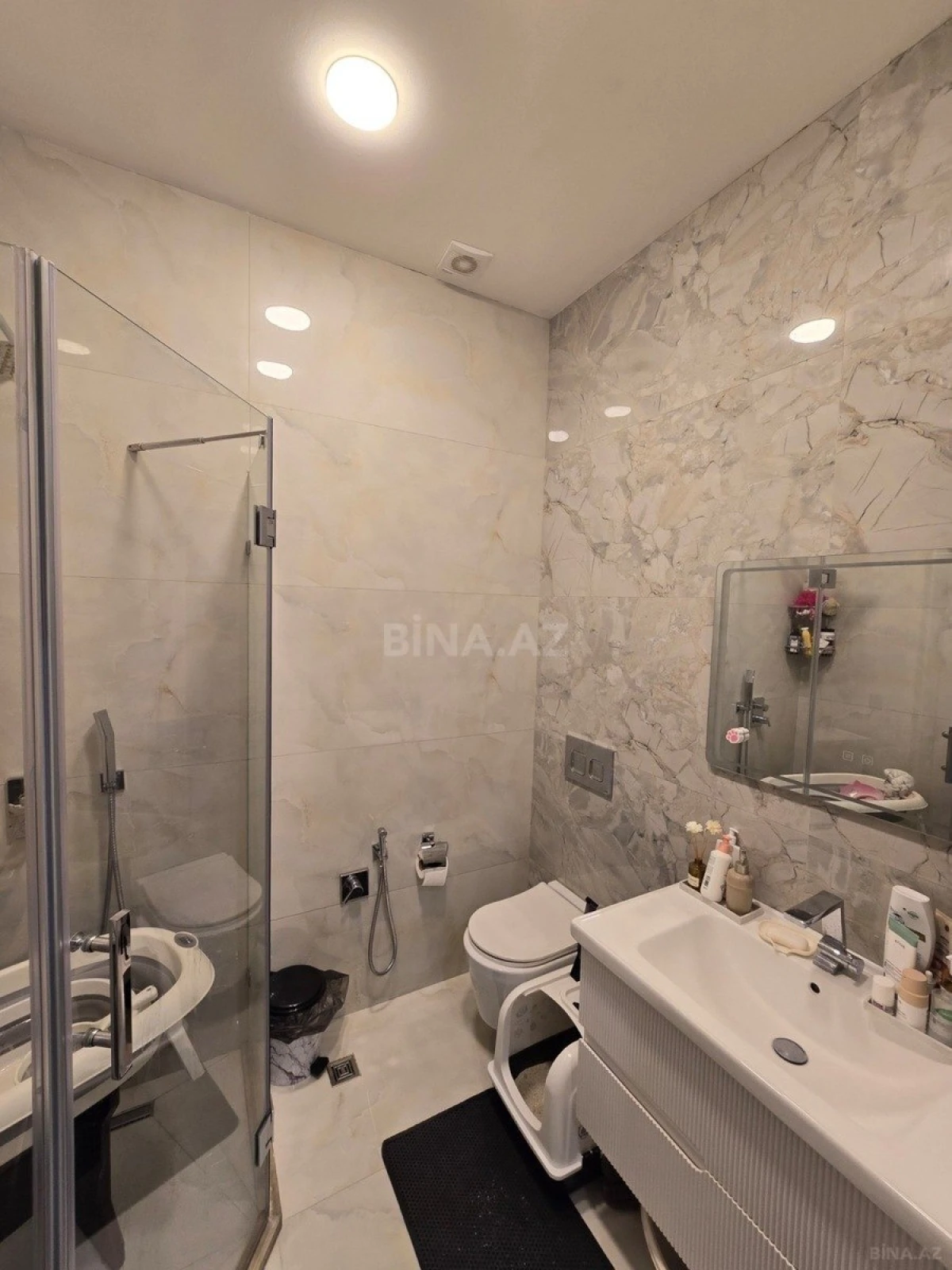 Satılır 2 otaqlı mənzil 68 m²