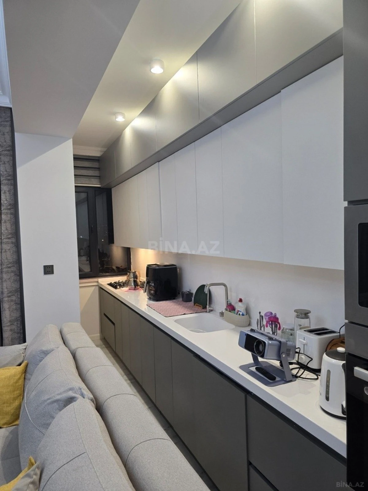Satılır 2 otaqlı mənzil 68 m²