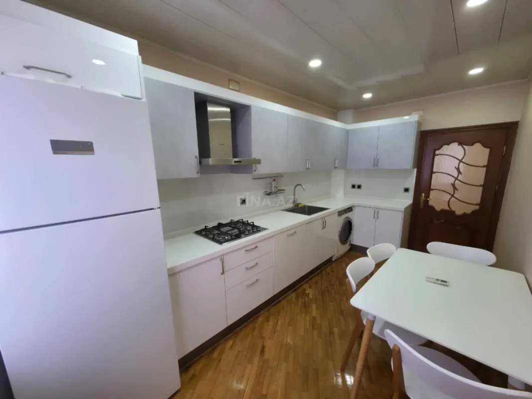 Kirayə verilir 3 otaqlı mənzil 120 m²