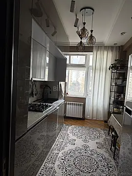 Satılır 2 otaqlı mənzil 92 m²
