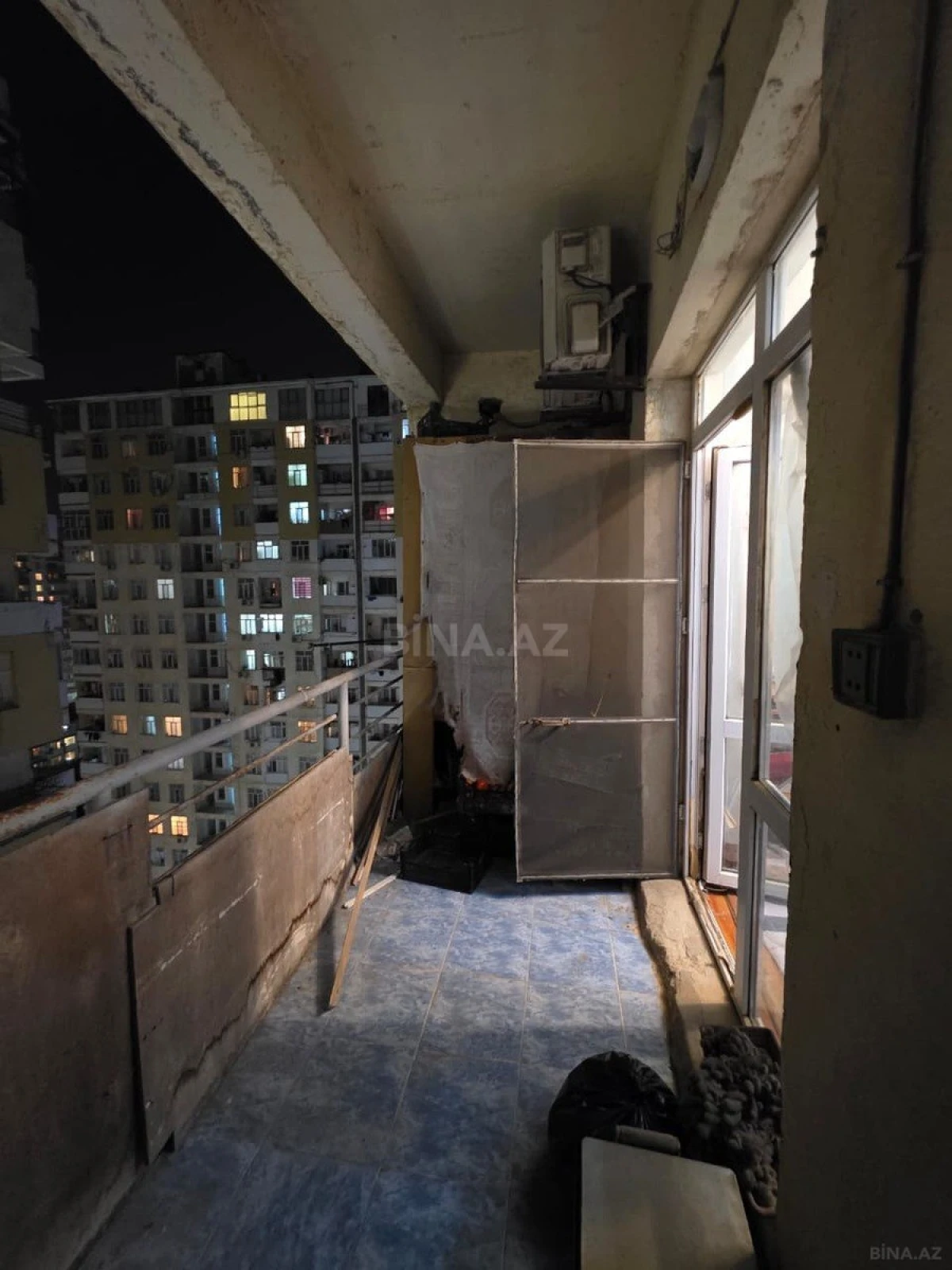 Satılır 3 otaqlı mənzil 118 m²