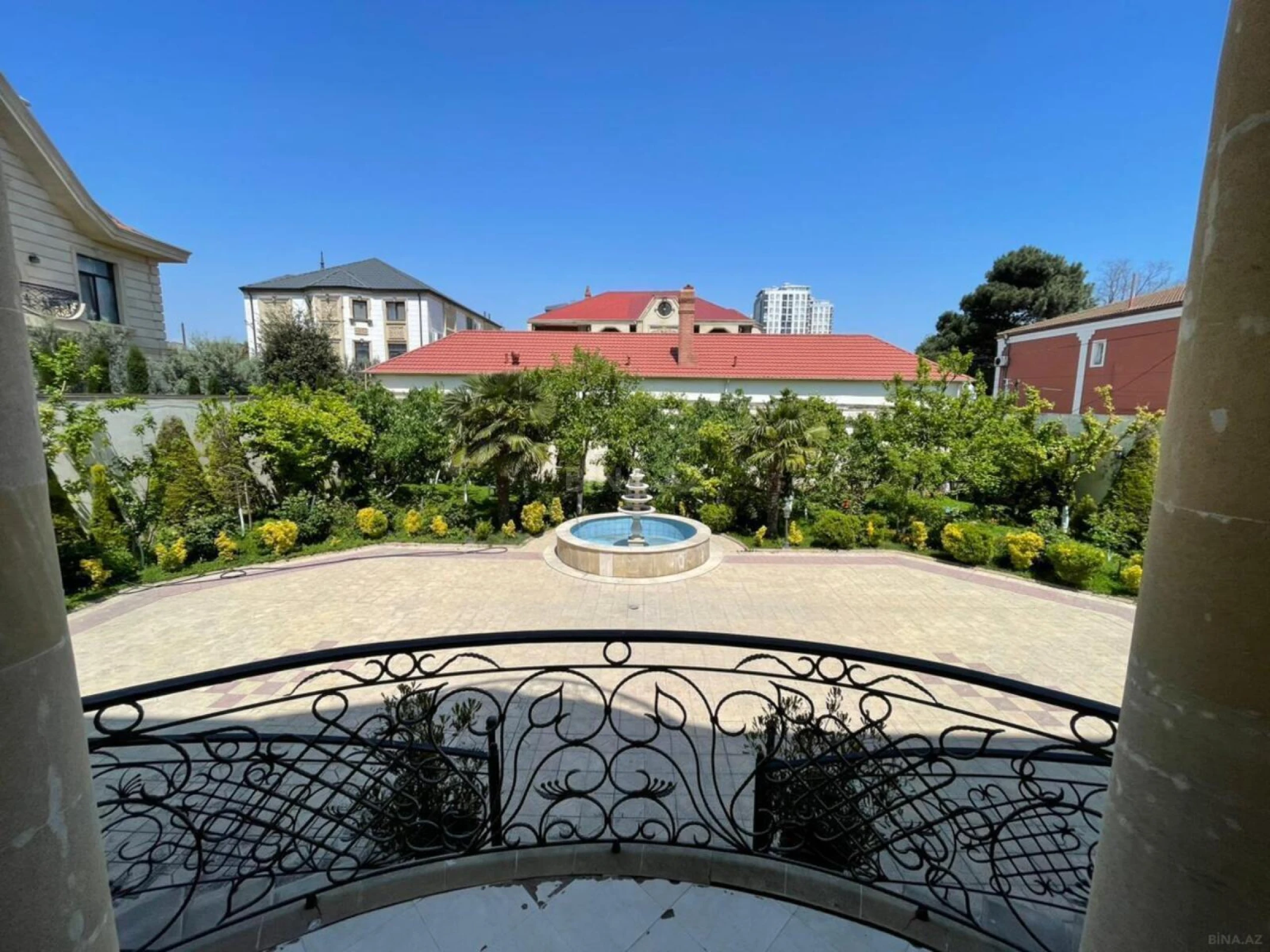 Kirayə verilir 10 otaqlı həyət evi 800 m²