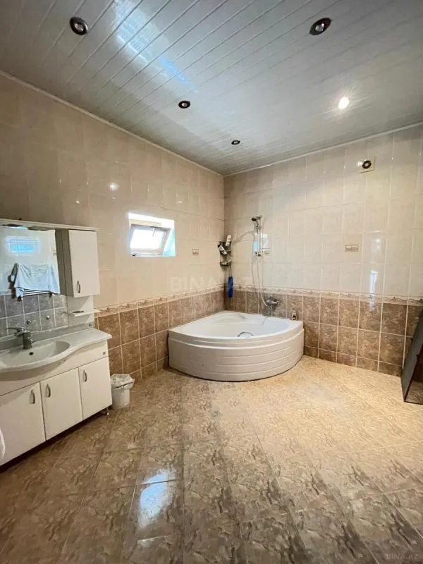 Kirayə verilir 10 otaqlı həyət evi 800 m²