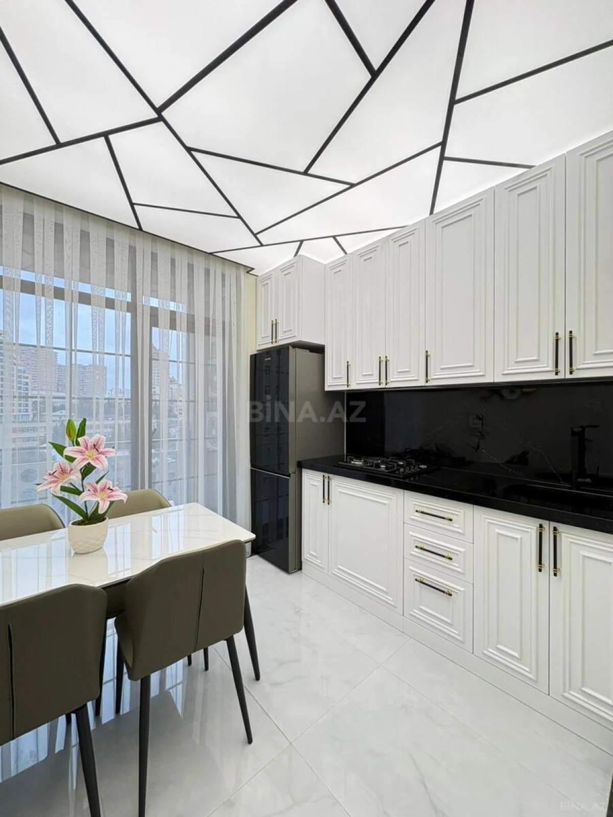 Satılır 3 otaqlı mənzil 112 m²