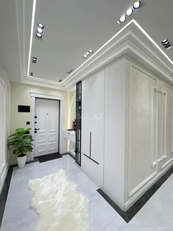 Satılır 3 otaqlı mənzil 112 m²