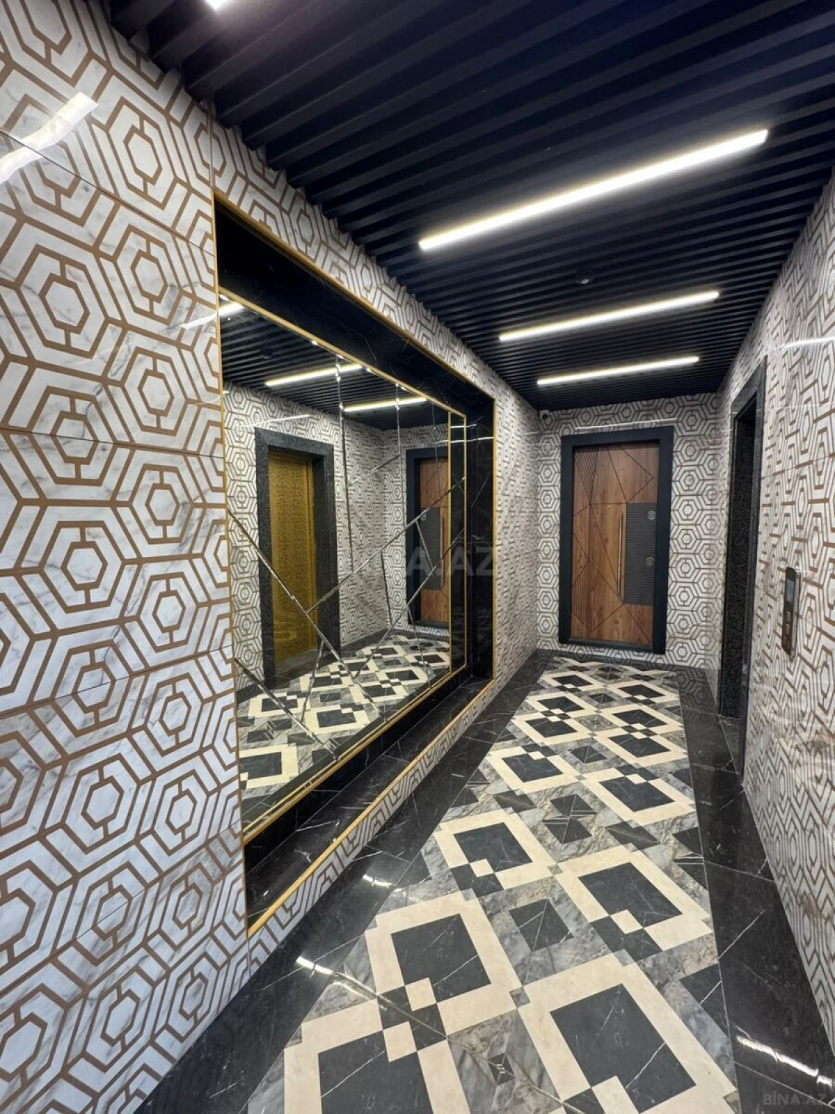 Satılır 4 otaqlı mənzil 148 m²