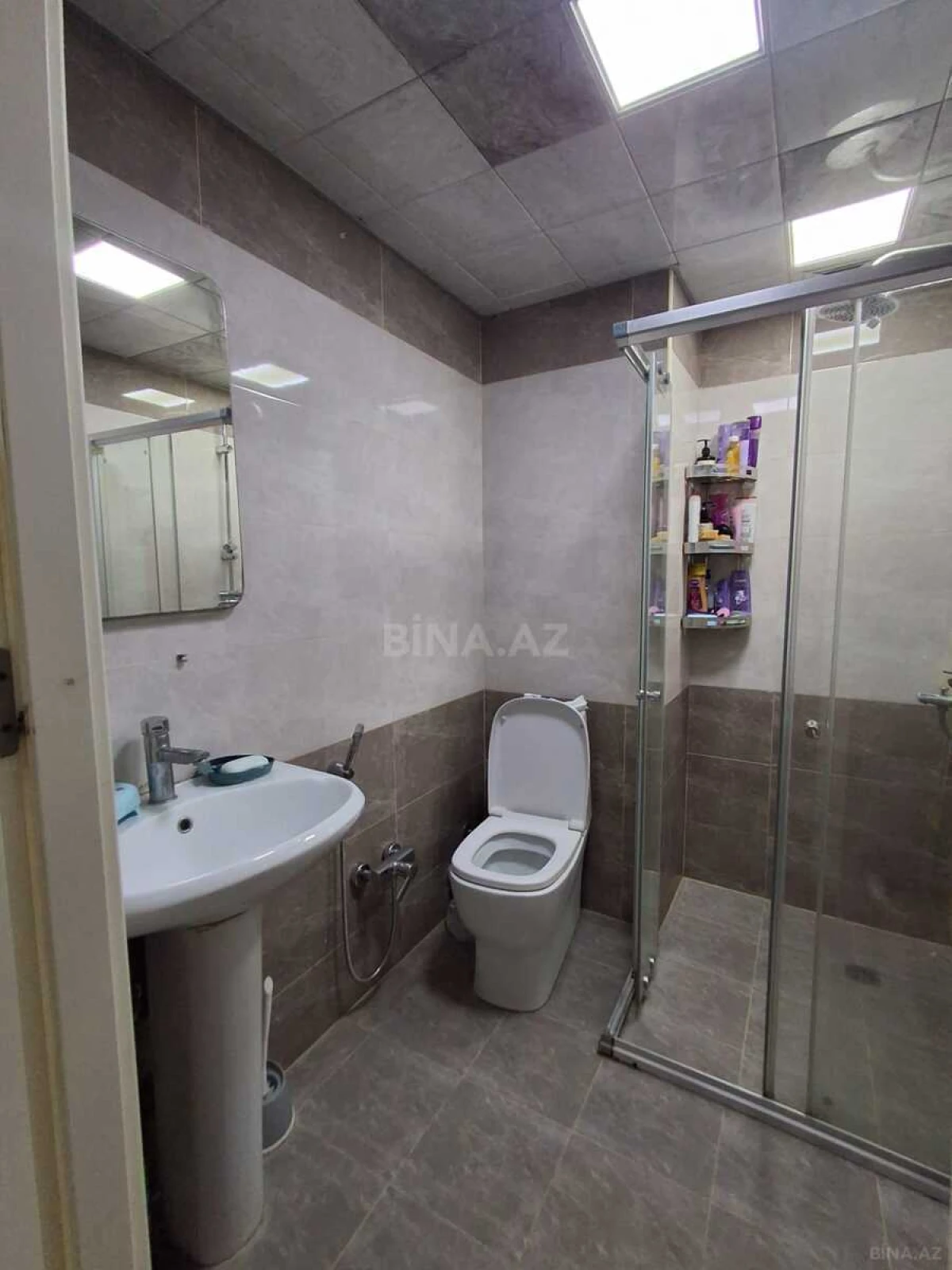 Kirayə verilir 2 otaqlı mənzil 65 m²