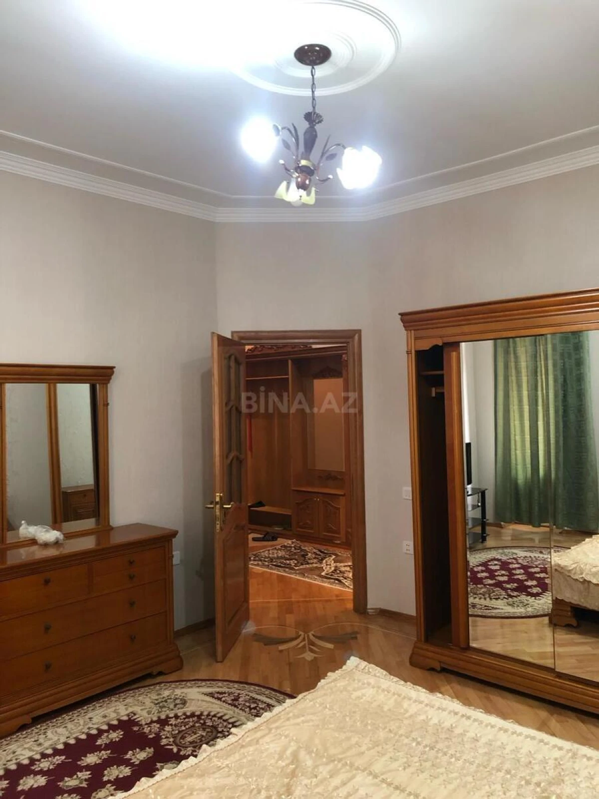 Kirayə verilir 3 otaqlı mənzil 115 m²