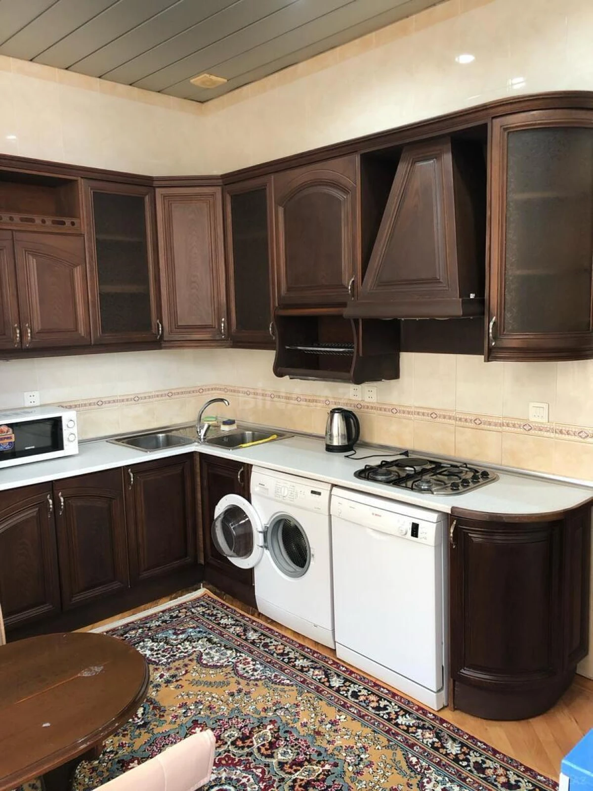 Kirayə verilir 3 otaqlı mənzil 115 m²