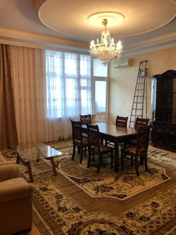 Kirayə verilir 3 otaqlı mənzil 115 m²
