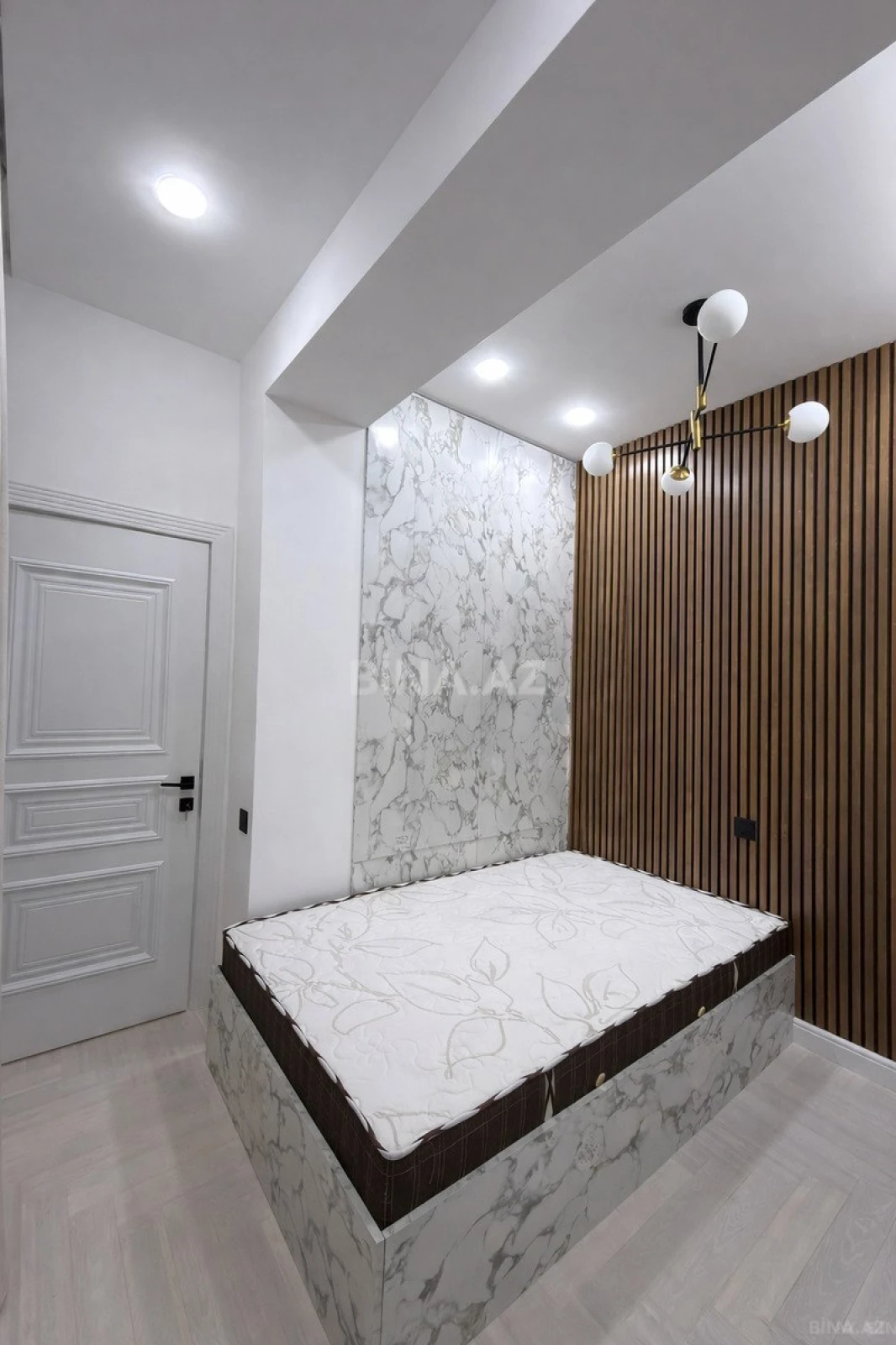 Satılır 3 otaqlı mənzil 117 m²