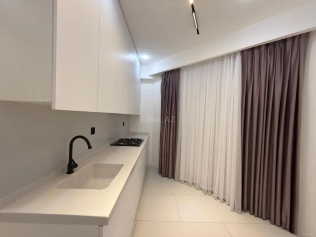 Satılır 3 otaqlı mənzil 117 m²