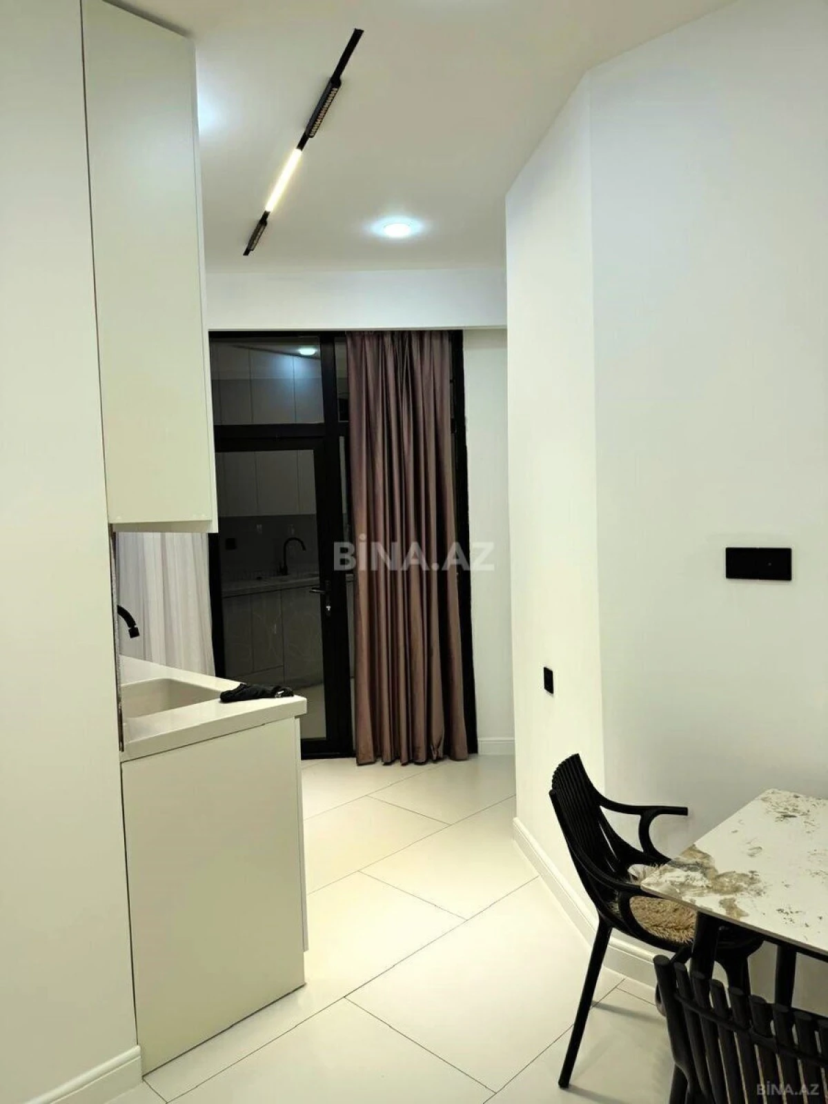 Satılır 3 otaqlı mənzil 117 m²
