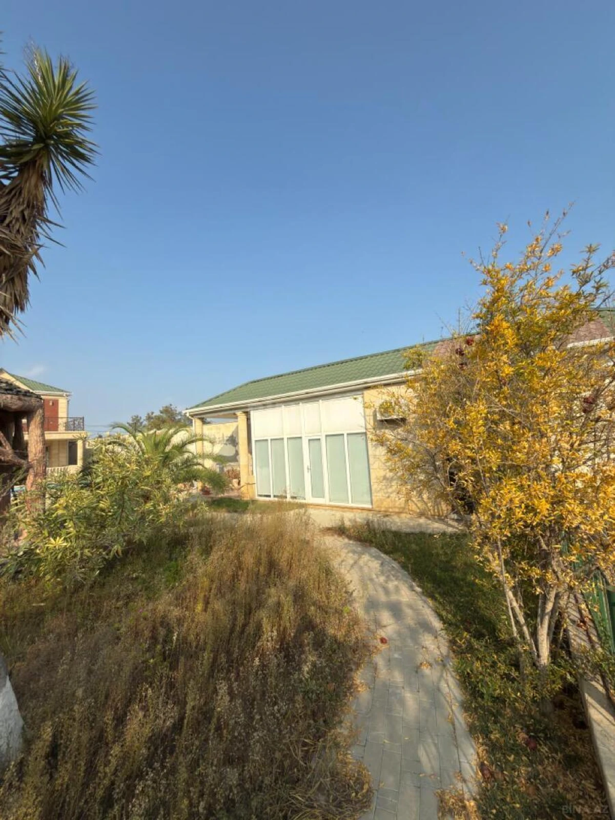 Satılır 8 otaqlı həyət evi 250 m²