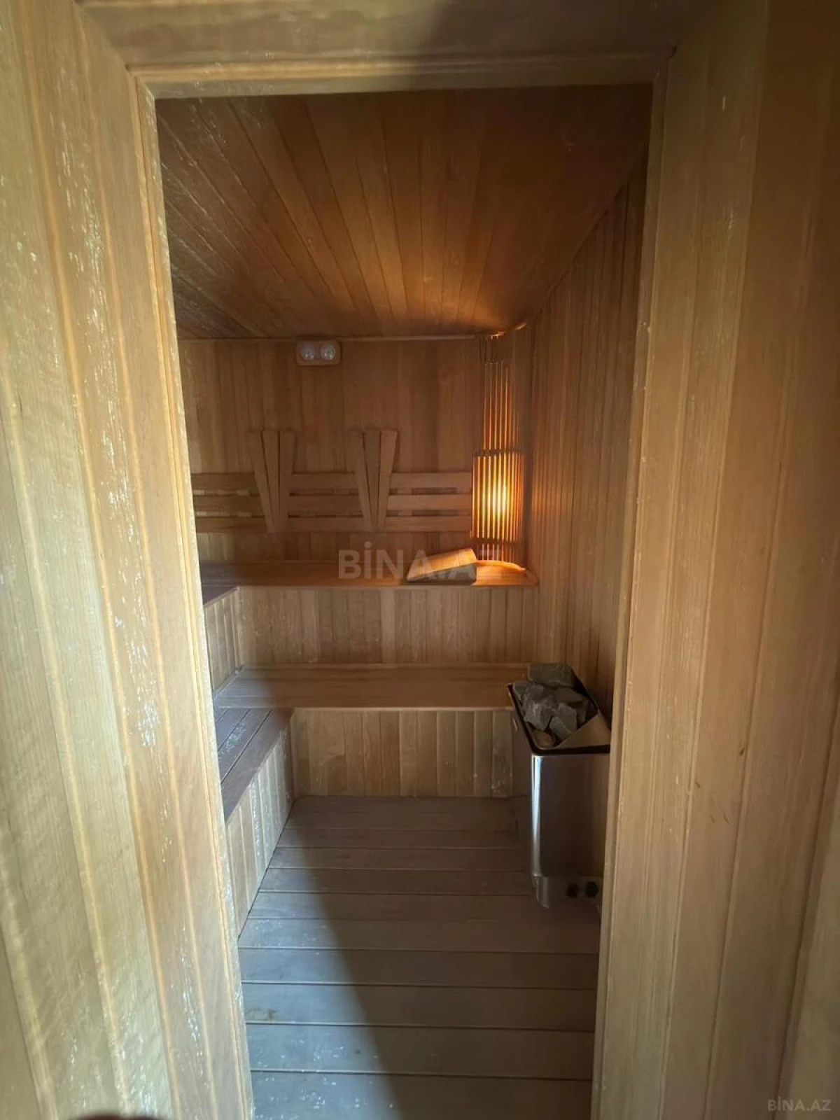 Satılır 8 otaqlı həyət evi 250 m²