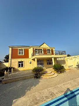 Satılır 8 otaqlı həyət evi 250 m²