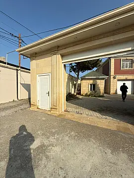 Satılır 8 otaqlı həyət evi 250 m²